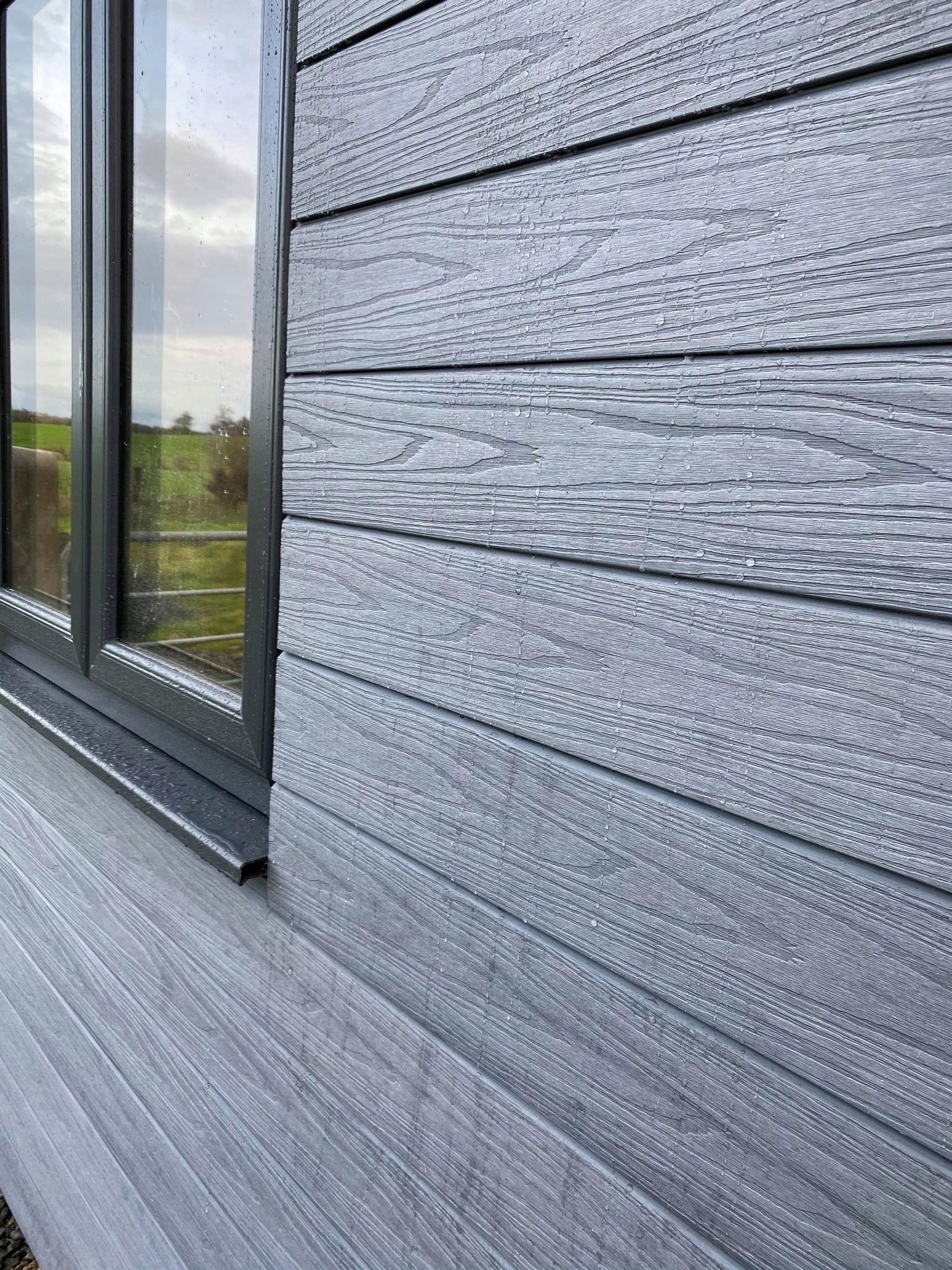  Kompozitní fasádní panel liderwood | premium antracitová barva 2,9m | fasáda