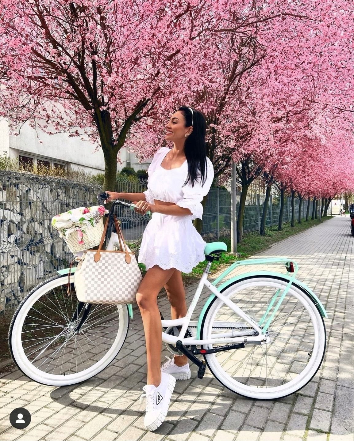  Mestský bicykel hliník ženský 28 ozubené kolesá radenie prevodových stupňov amotyzator taška wklad