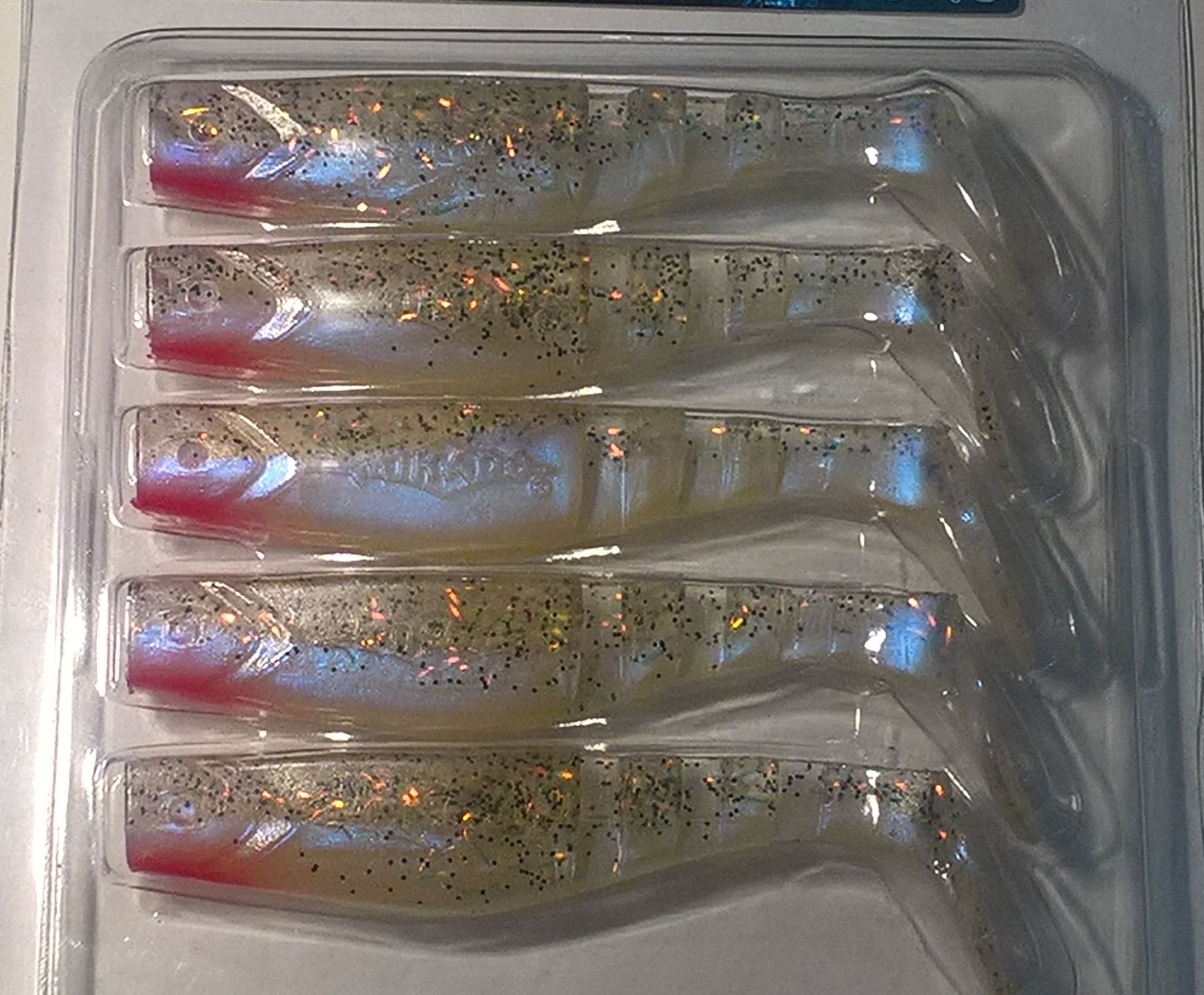  Kanopos mikado fishunter 8cm-108 pakuotėje yra 5 vnt.