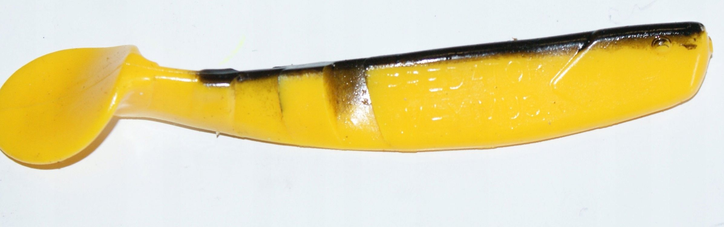  Manns predator 3,5cm geltonas su juodu grzbietem