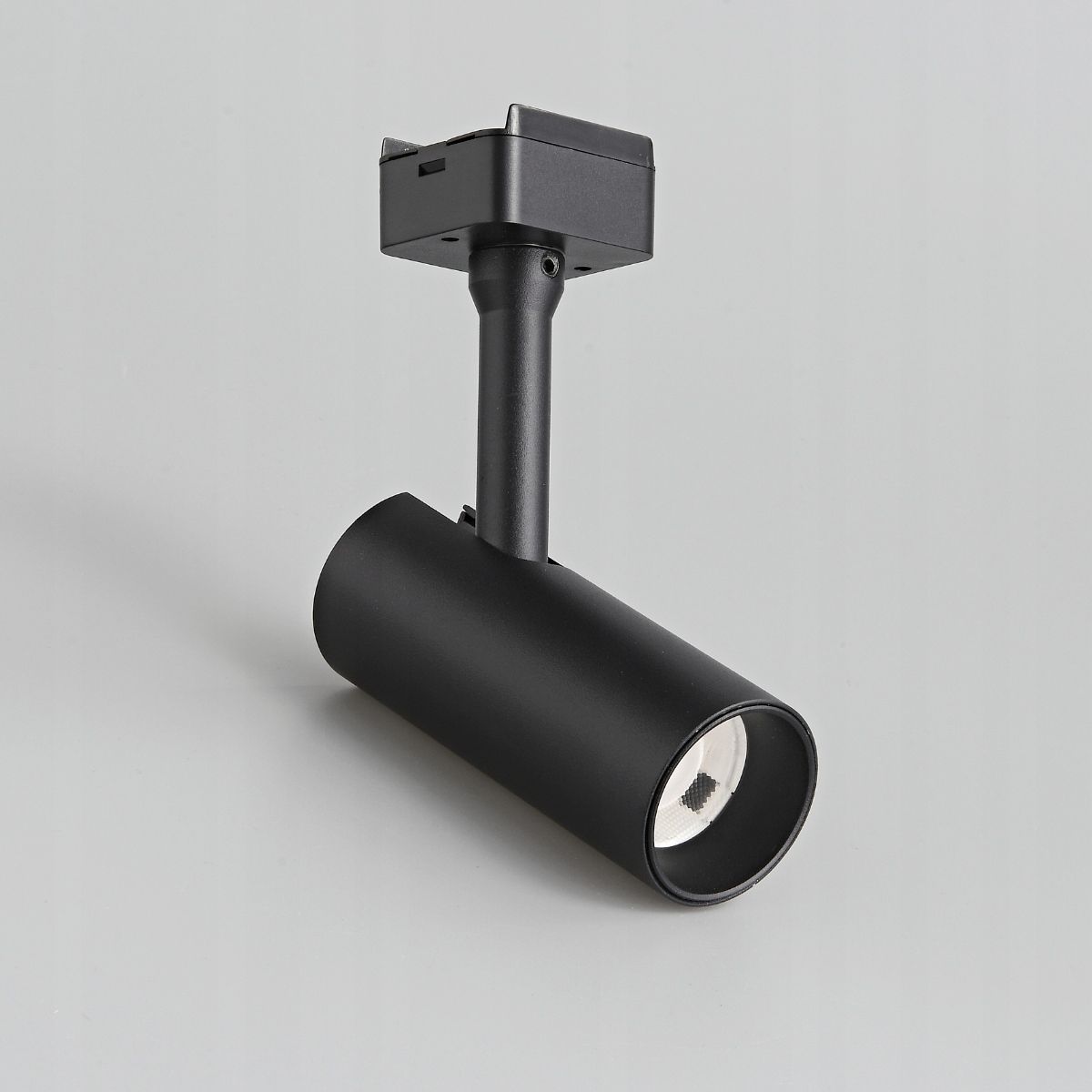  Svítilna páska 12w 2700-6000k 105st. cri90+ černá barva magnetický brillo