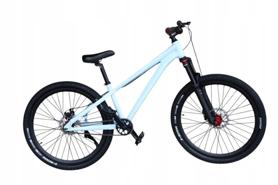  Bicykel dirt street 26 " hliník svetlo black matt 2 ciele pumptruck 2025