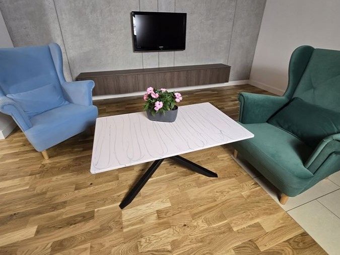  Stol kavos staliukas iš dervos "fusion" restoranai edge 1500x640 eco lofto stiliaus stilius warm grey